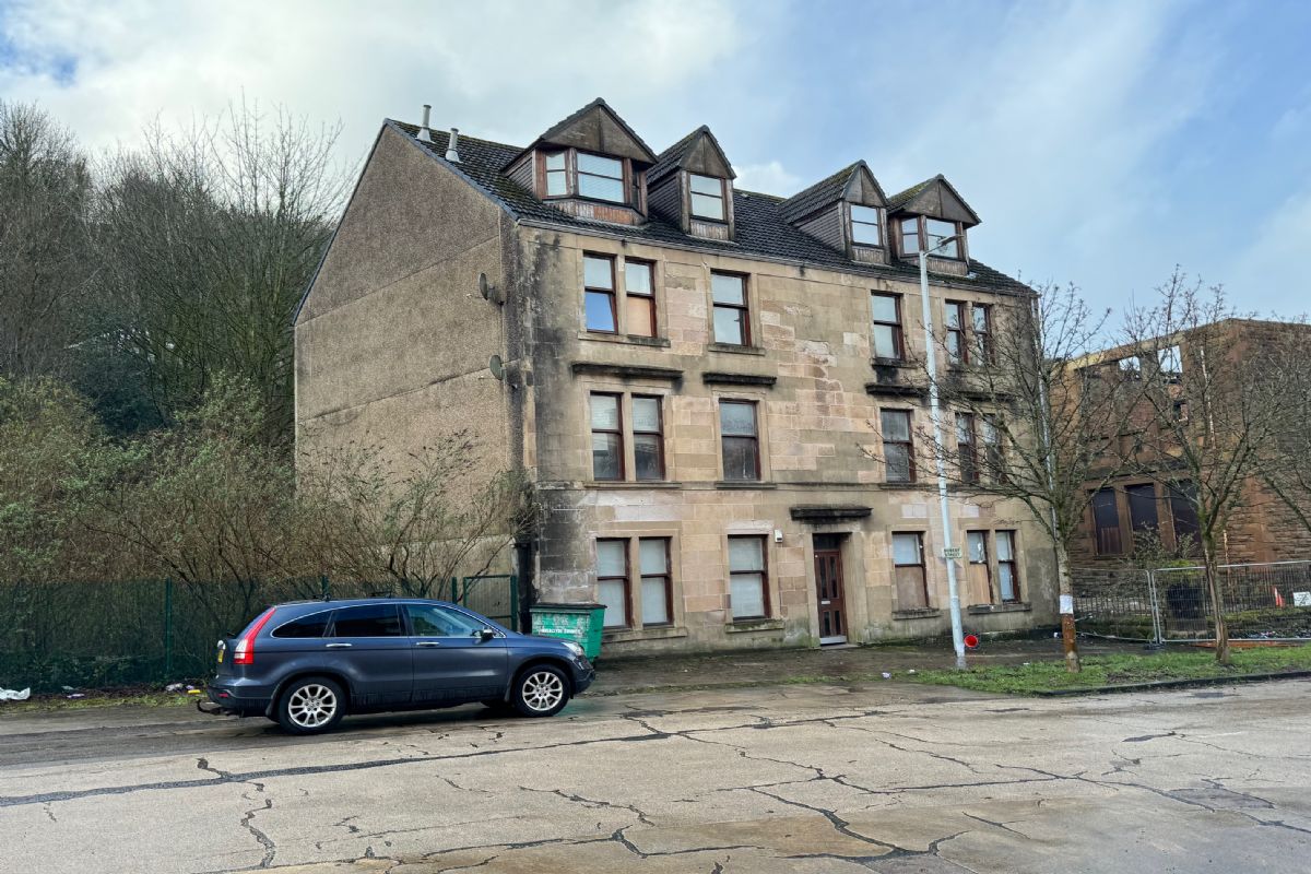 18 Robert St, Ground Flat B, Port Glasgow, PA14 5NS