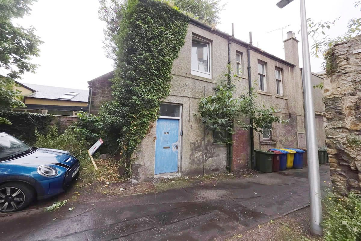 2 Bedroom Flat