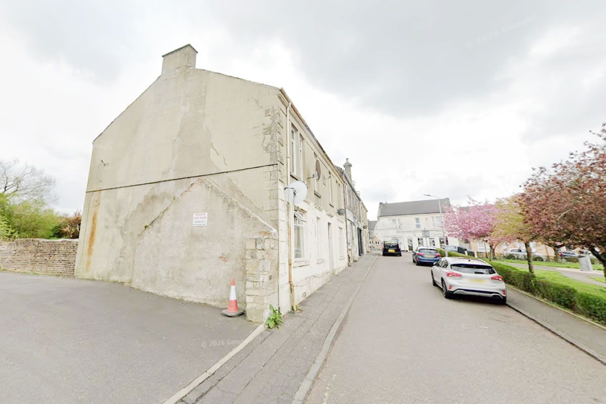 Ground Floor One-Bedroom Flat Requiring Full Renovation
