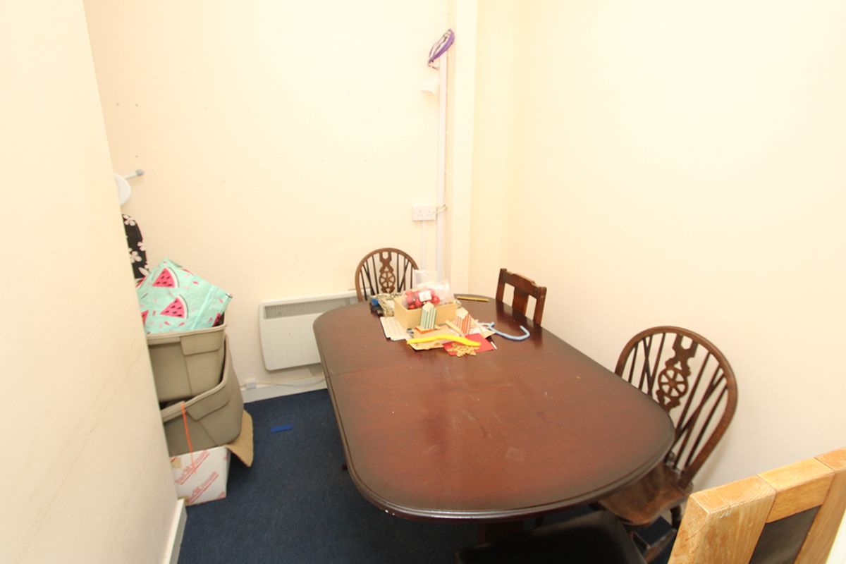 Auction Details 5 Hillfoot Street, Dunoon GUIDE PRICE £32,000