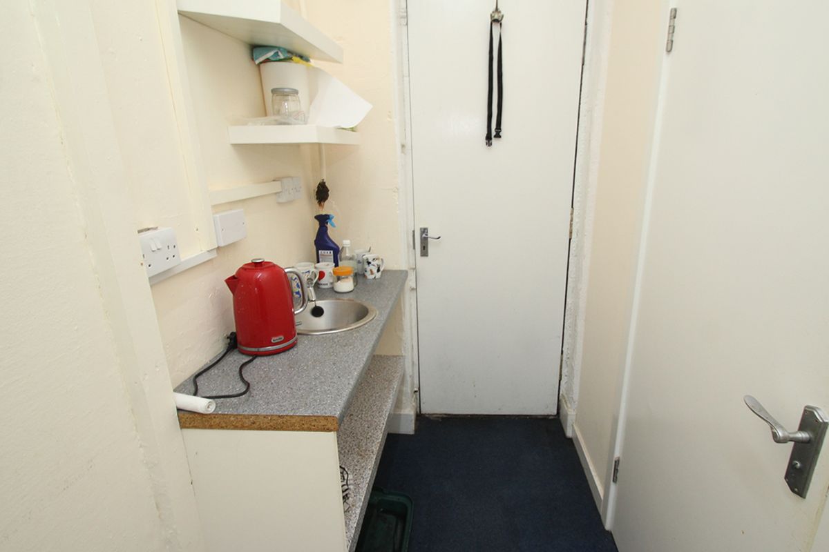 Auction Details 5 Hillfoot Street, Dunoon GUIDE PRICE £32,000