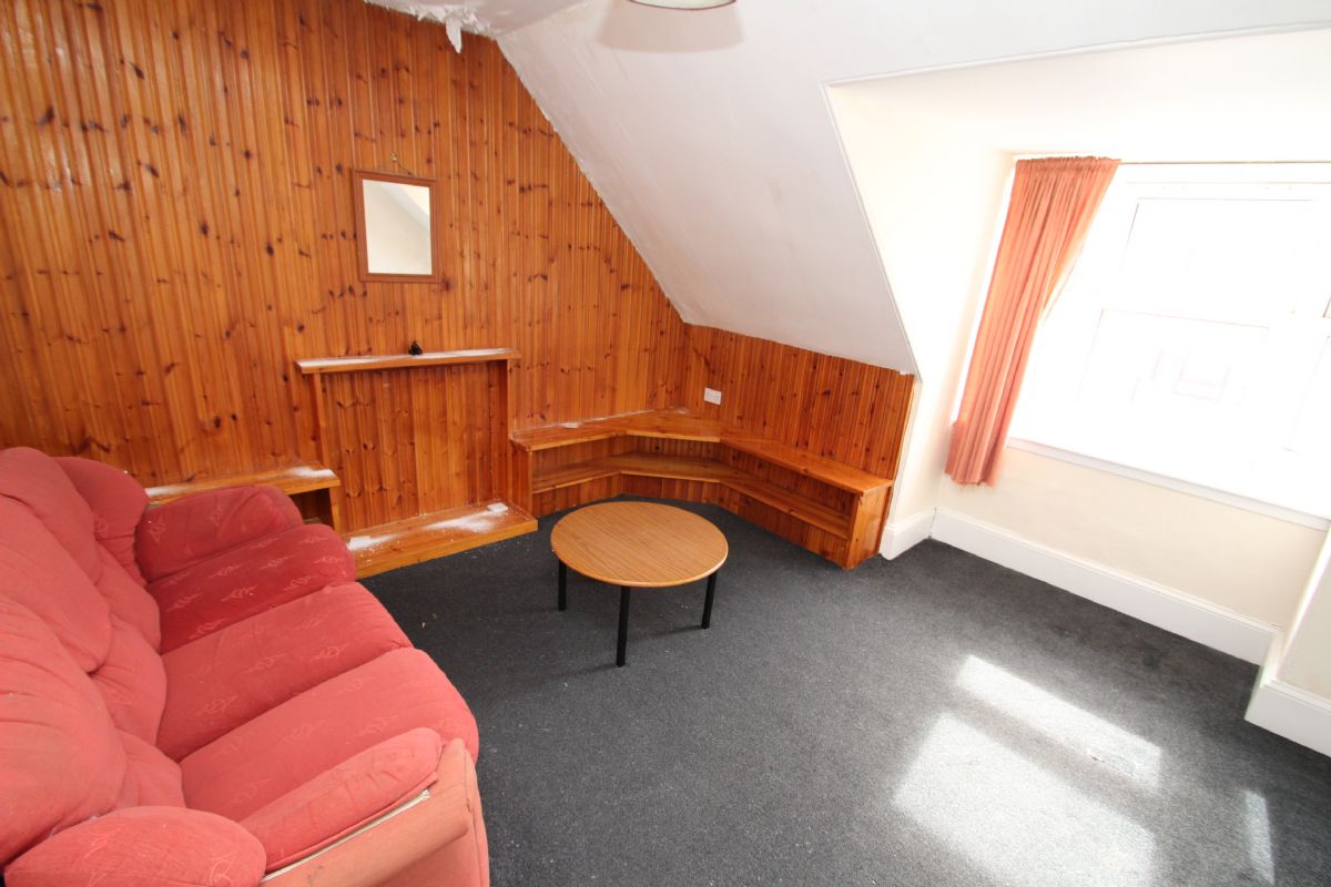 Auction Details 84 Queen Street, Flat E, Peterhead GUIDE PRICE £36,000