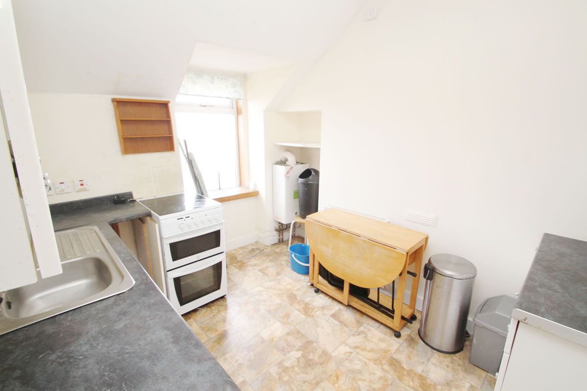 Auction Details 84 Queen Street, Flat E, Peterhead GUIDE PRICE £36,000