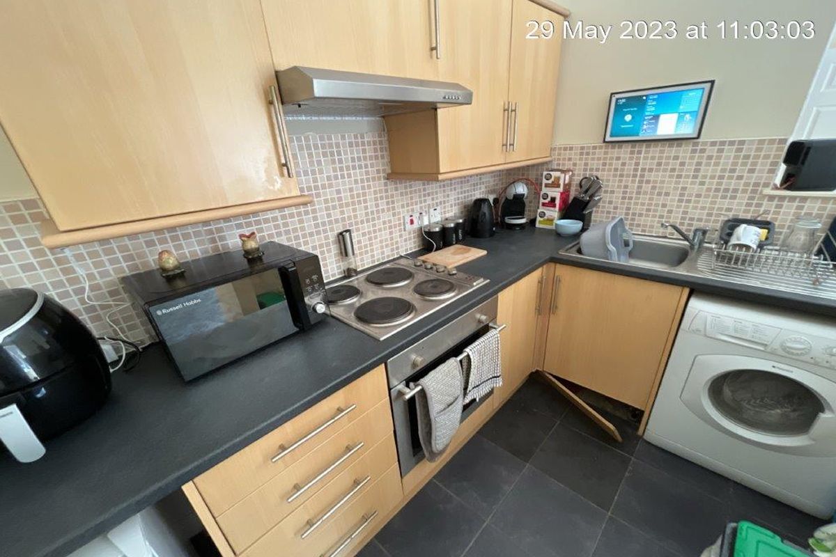 Auction Details 4F Hamilton Road, Bellshill GUIDE PRICE £55,000