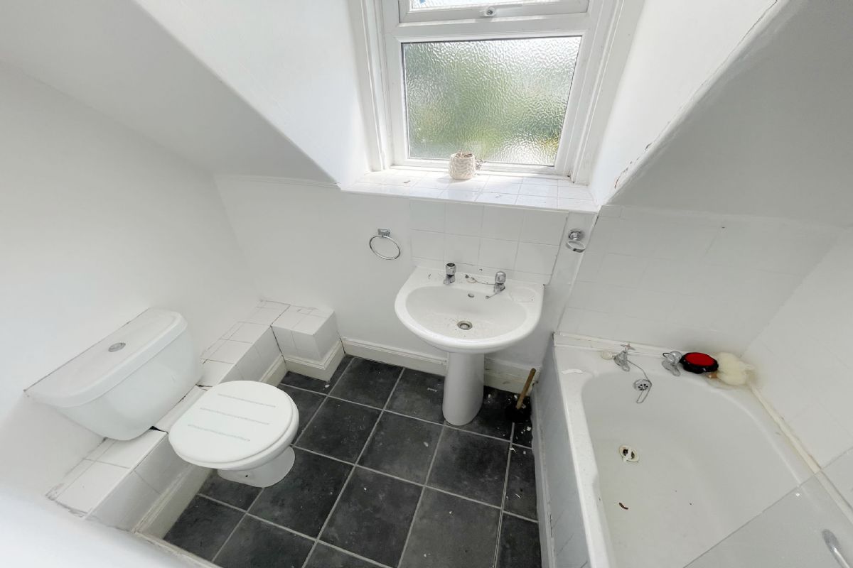 Auction Details 49 Main Street, Flat, Campbeltown GUIDE