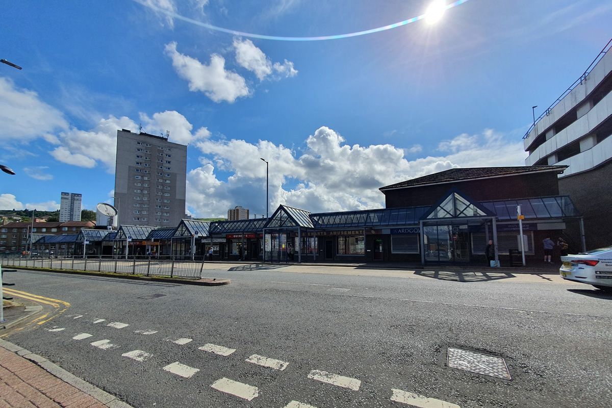 NEW ENTRY ALERT 25 West Stewart Street, Greenock GUIDE PRICE £