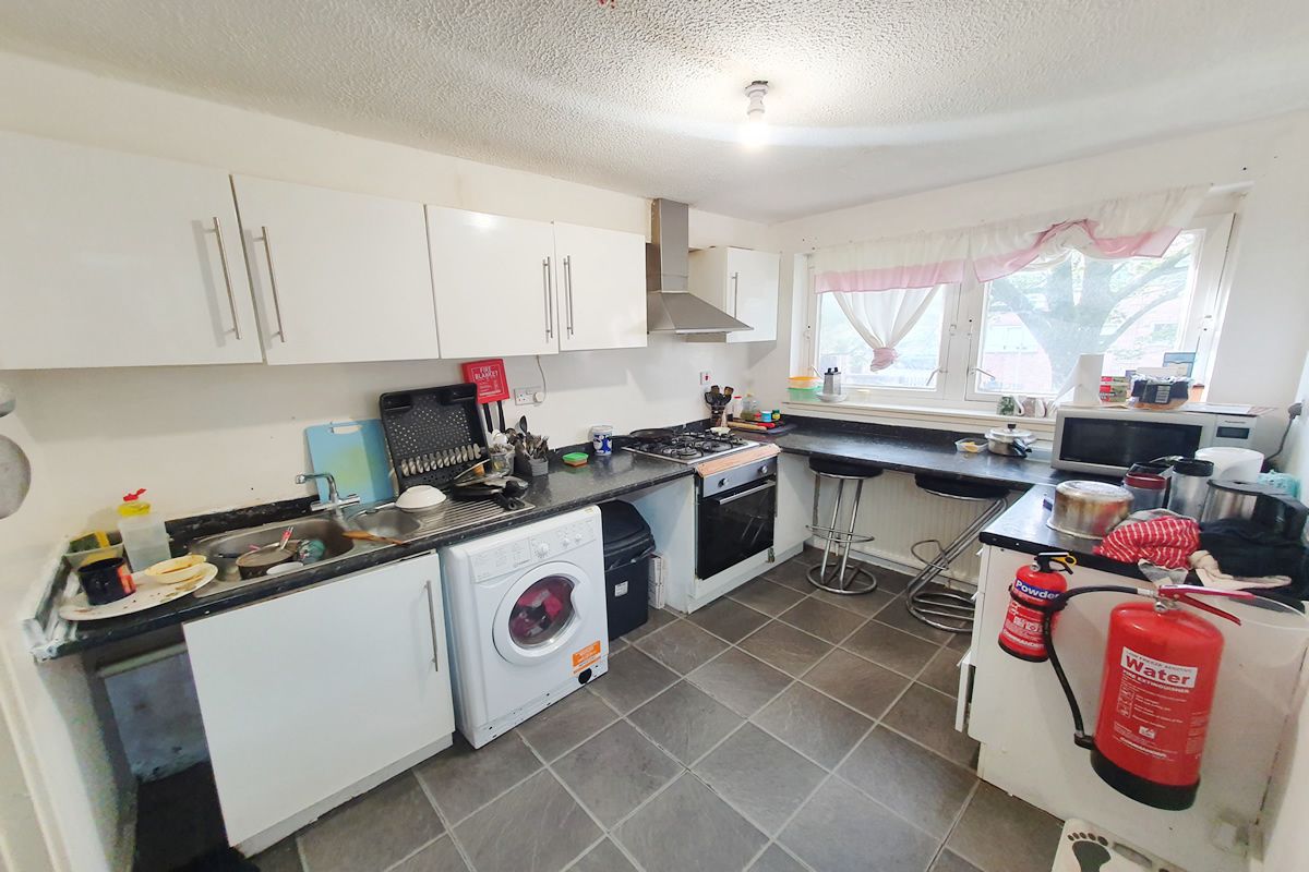 Auction Details 2 Clavering Street East, Paisley GUIDE PRICE £62,000