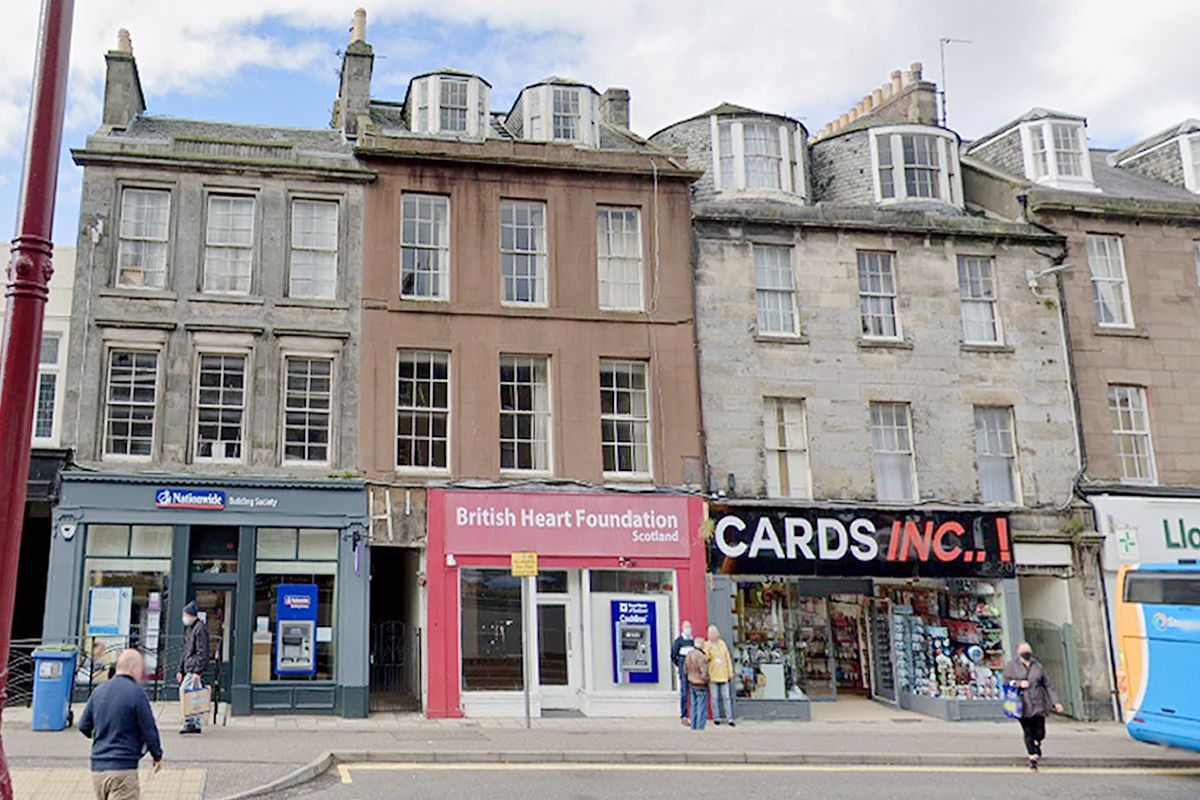 NEW ENTRY ALERT 54 High Street, Montrose GUIDE PRICE £95,000