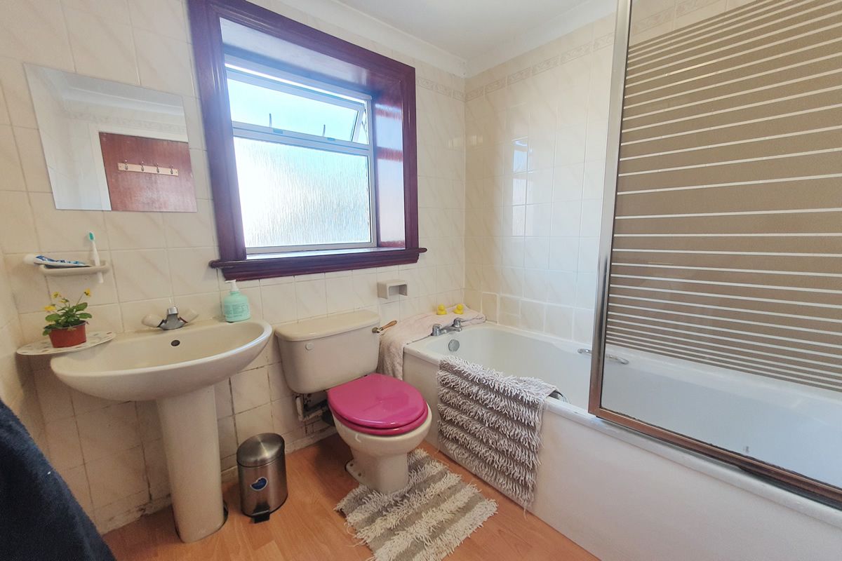 Auction Details 81 Craigend Road, Ellon, Aberdeenshire GUIDE PRICE