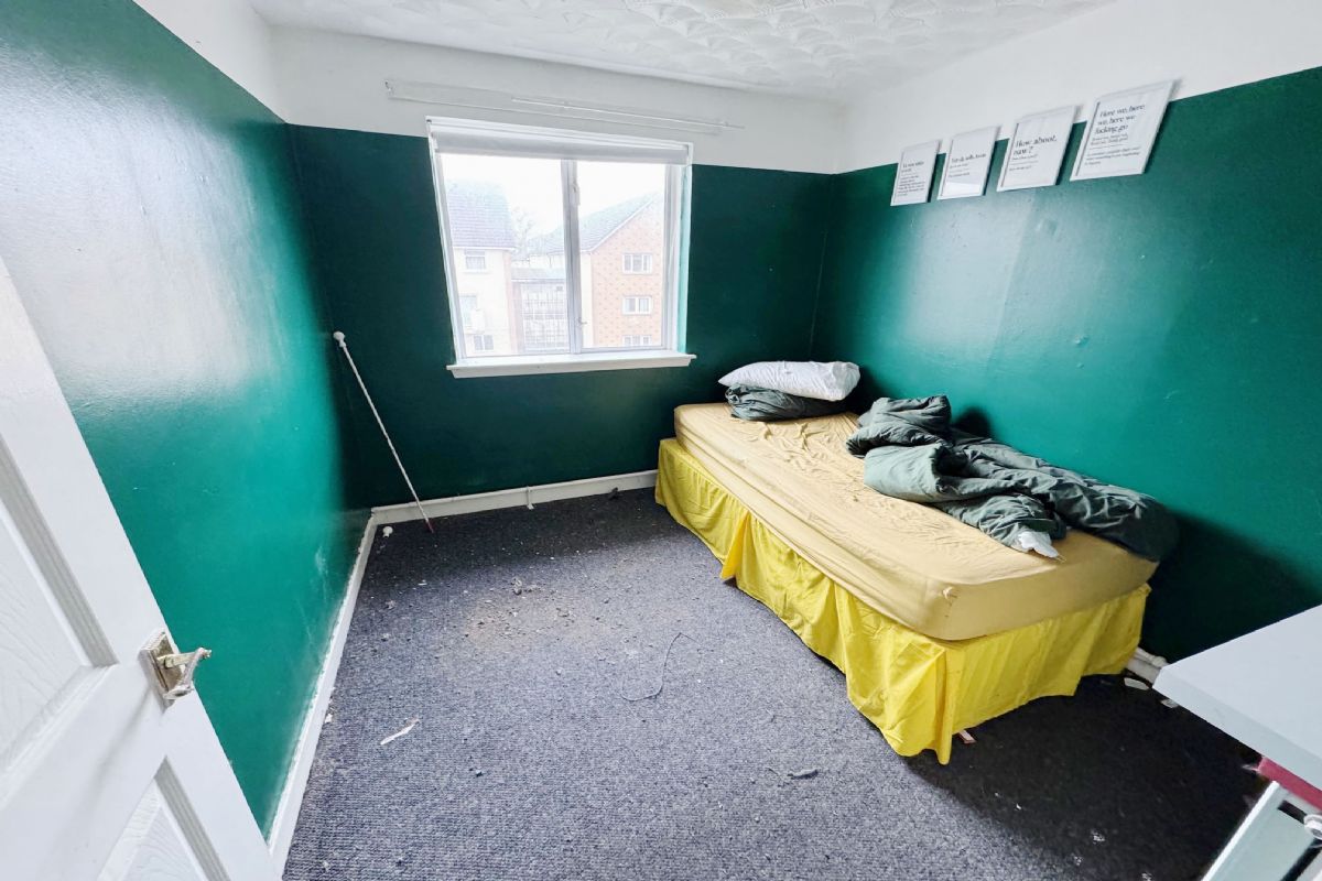 Auction Details 1B Wardrop Street, Paisley GUIDE PRICE £70,000