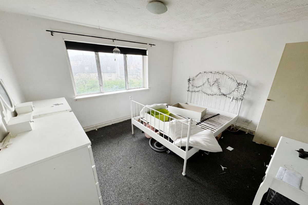 Auction Details 1B Wardrop Street, Paisley GUIDE PRICE £70,000