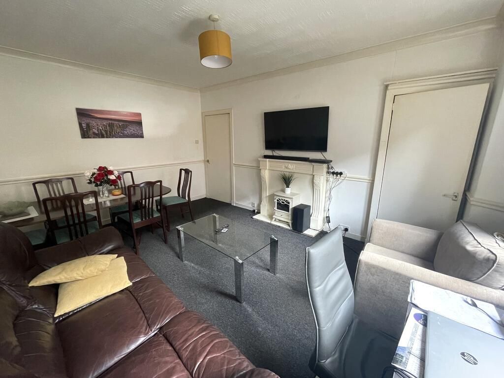 Auction Details 11 Lang Street, Flat 01, Paisley GUIDE PRICE £55,000