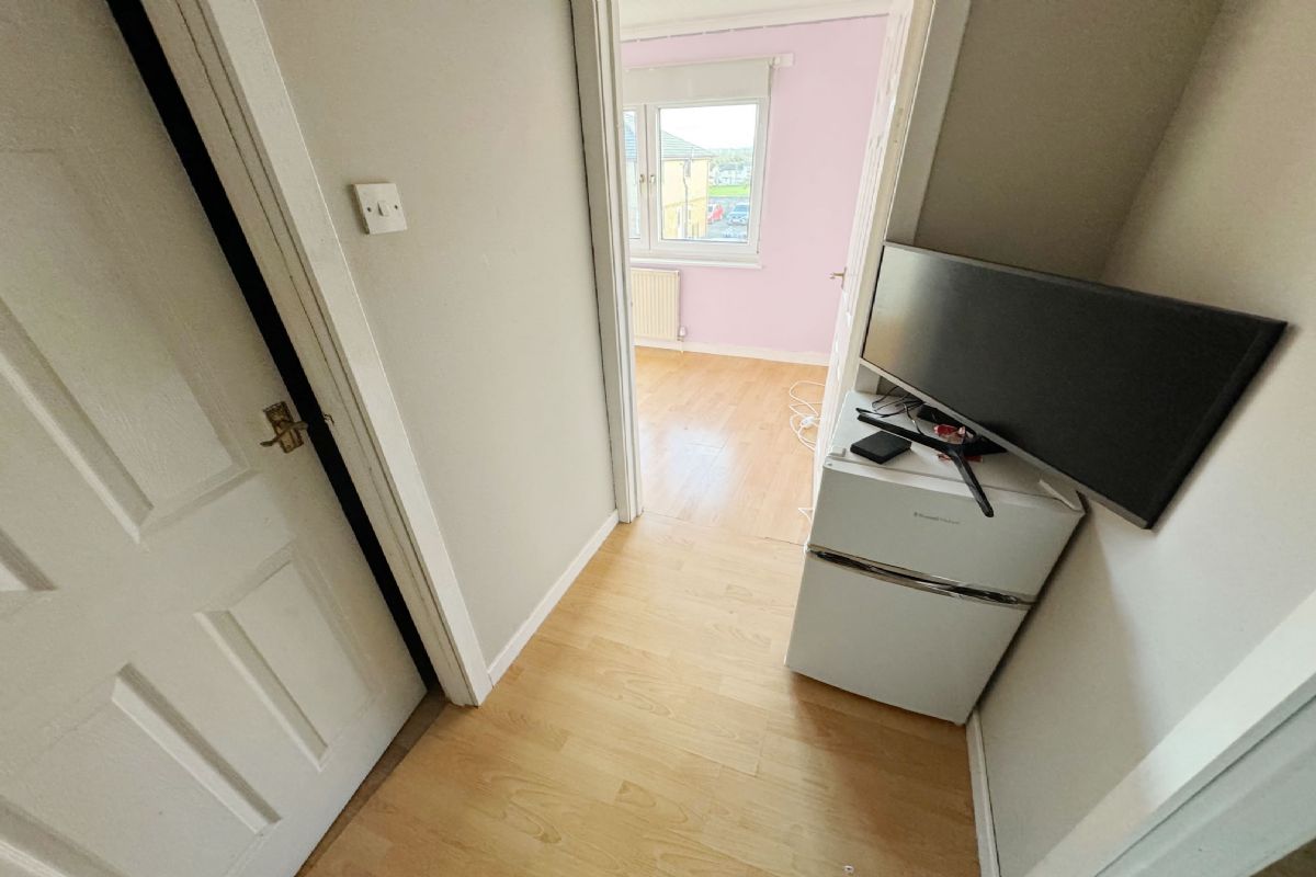 Auction Details 8 Duke Street, Larkhall GUIDE PRICE £114,000