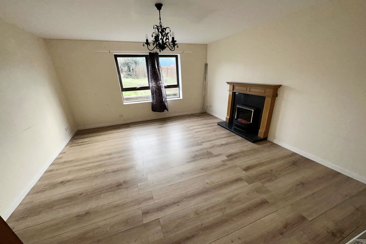 Auction Details 87 High Street, Cuminestown GUIDE PRICE £102,000