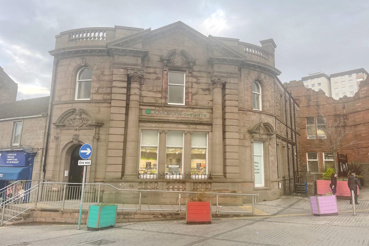 Auction Details 55 High Street, Lochee, Dundee GUIDE PRICE £221,000