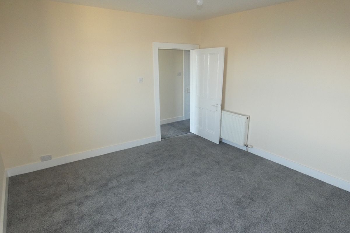 Auction Details 14 Gordon Street, Boddam, Peterhead GUIDE PRICE £68,000