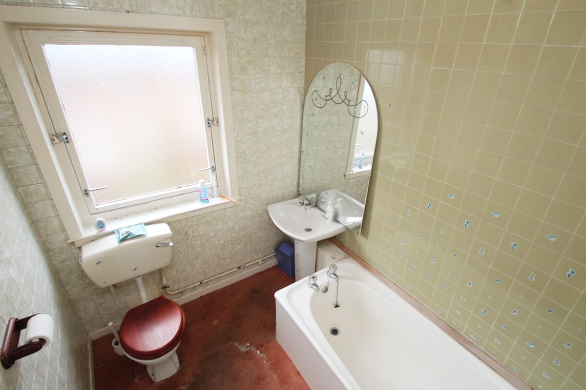 Auction Details 28 Lamont Crescent, Cumnock GUIDE PRICE £45,000