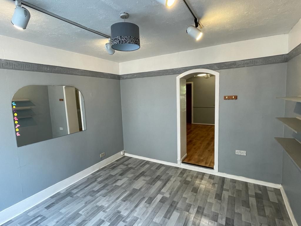 Auction Details 18 King Street, Crieff, Perthshire GUIDE PRICE £45,000