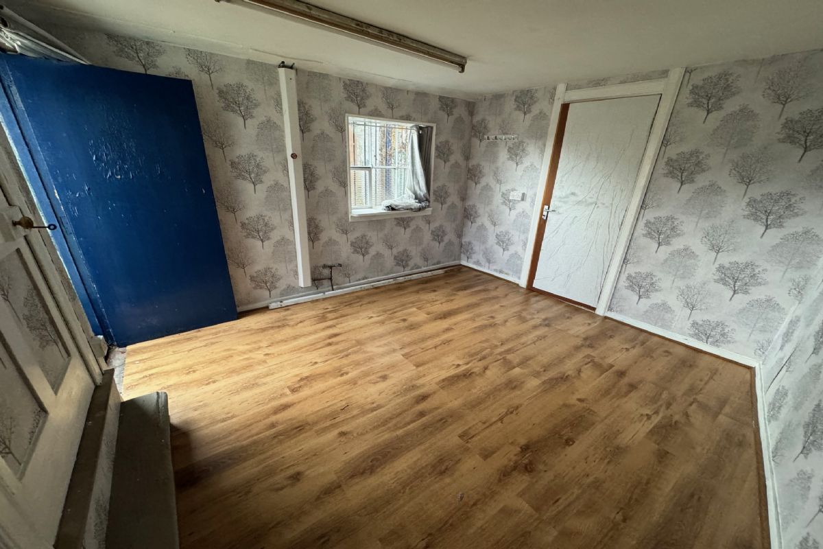 Auction Details 18 King Street, Crieff, Perthshire GUIDE PRICE £45,000