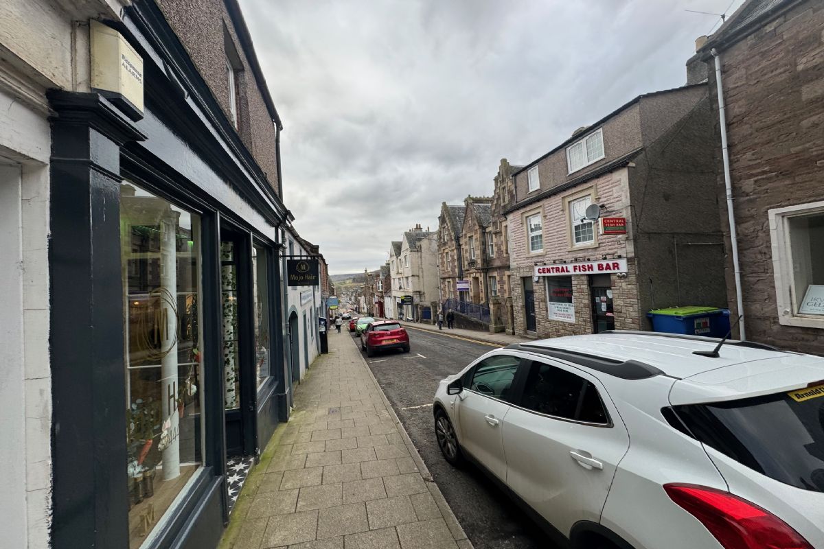 Auction Details 18 King Street, Crieff, Perthshire GUIDE PRICE £45,000