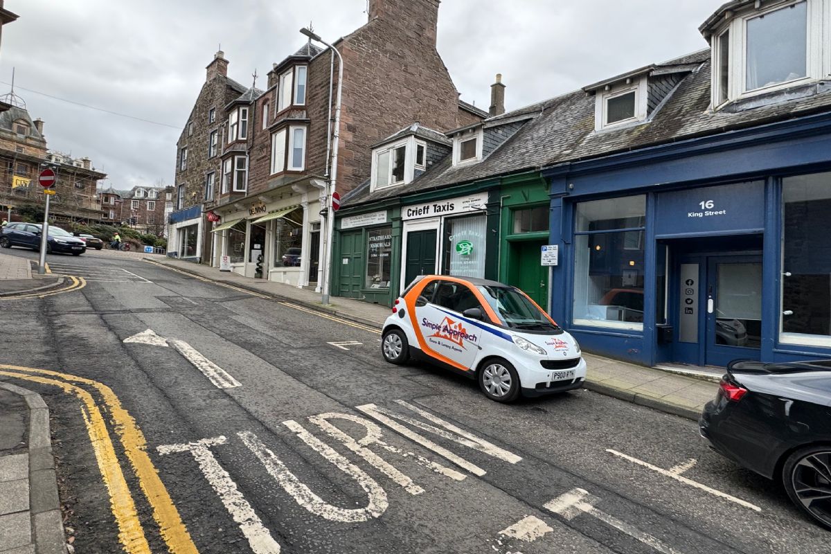 Auction Details 18 King Street, Crieff, Perthshire GUIDE PRICE £45,000