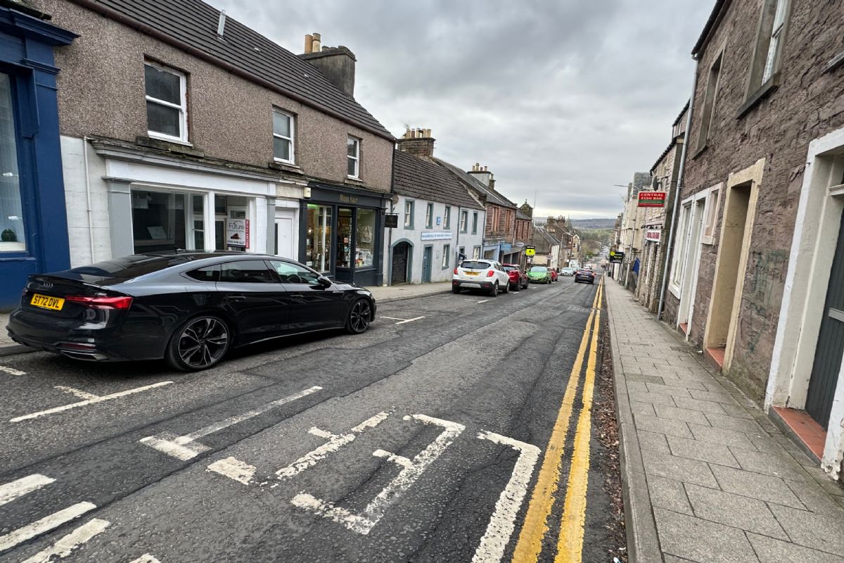 Auction Details 18 King Street, Crieff, Perthshire GUIDE PRICE £45,000