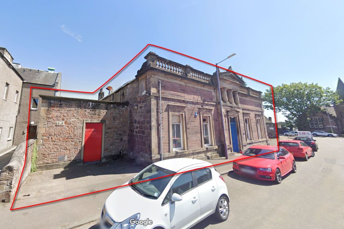 Auction Details 1 Church Street, Alloa GUIDE PRICE £145,000
