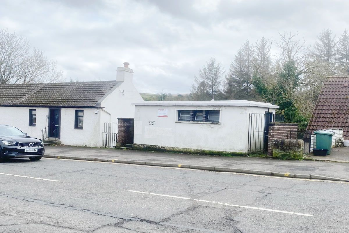 Auction Details 211 Lanark Road West, Currie, Edinburgh GUIDE PRICE