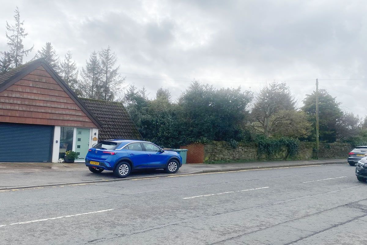 Auction Details 211 Lanark Road West, Currie, Edinburgh GUIDE PRICE