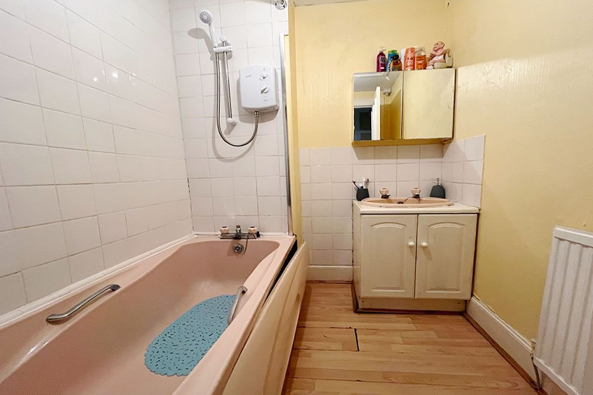 Auction Details 8 Argyle Street, Flat Top Left, Rothesay, Isle of