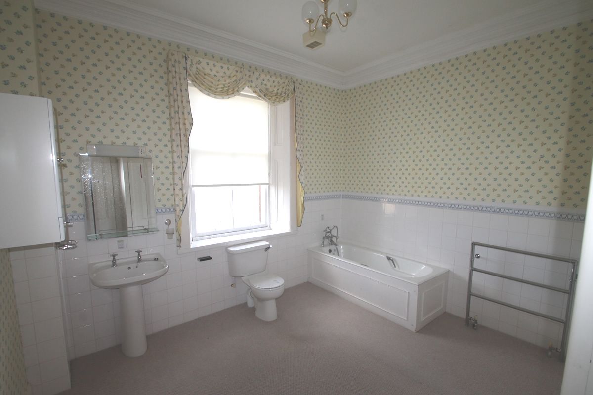 Auction Details Balgreen Lodge, Hollybush, Ayr GUIDE PRICE £340,000