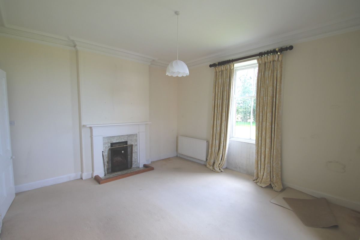 Auction Details Balgreen Lodge, Hollybush, Ayr GUIDE PRICE £340,000