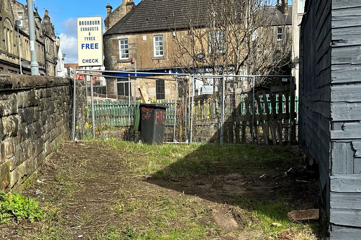 Auction Details 9 Station Road, Broxburn, West Lothian GUIDE PRICE