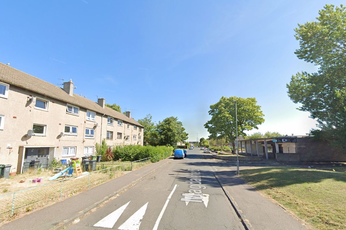 Auction Details 50 Magdalene Drive, Edinburgh GUIDE PRICE £67,000