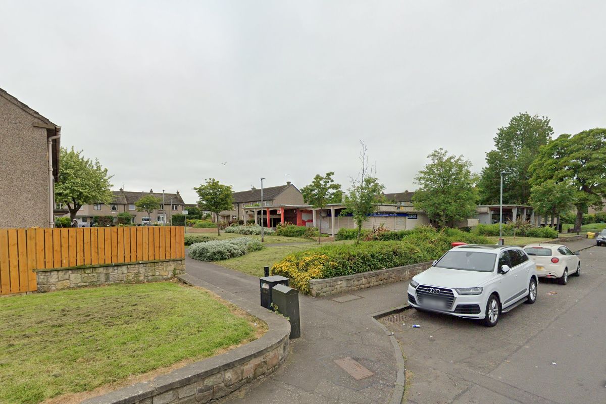 Auction Details 50 Magdalene Drive, Edinburgh GUIDE PRICE £67,000