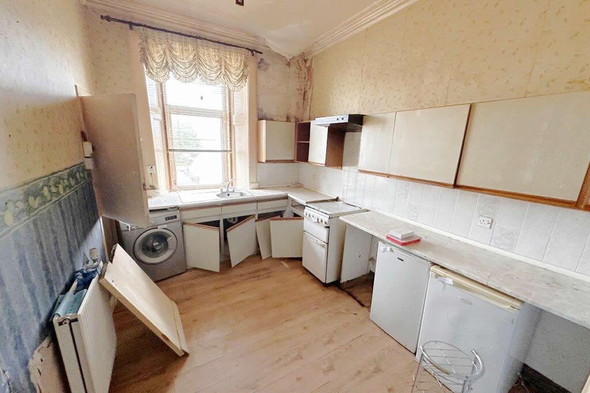 Auction Details 14 Caledonia Road, Ardrossan GUIDE PRICE £35,000