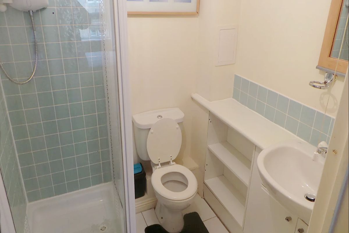 Auction Details 240 Wallace Street, Flat 511, Glasgow GUIDE PRICE