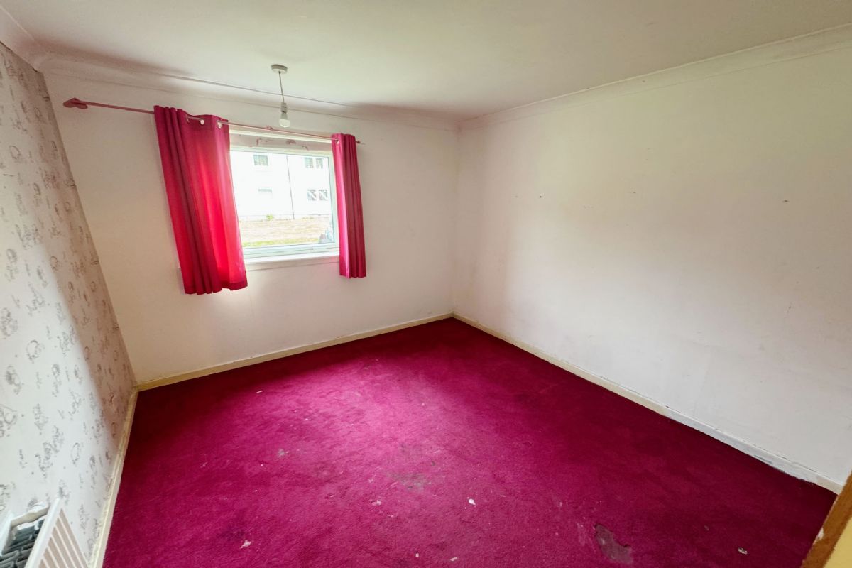 Auction Details 8B Anne Avenue, Renfrew GUIDE PRICE £70,000