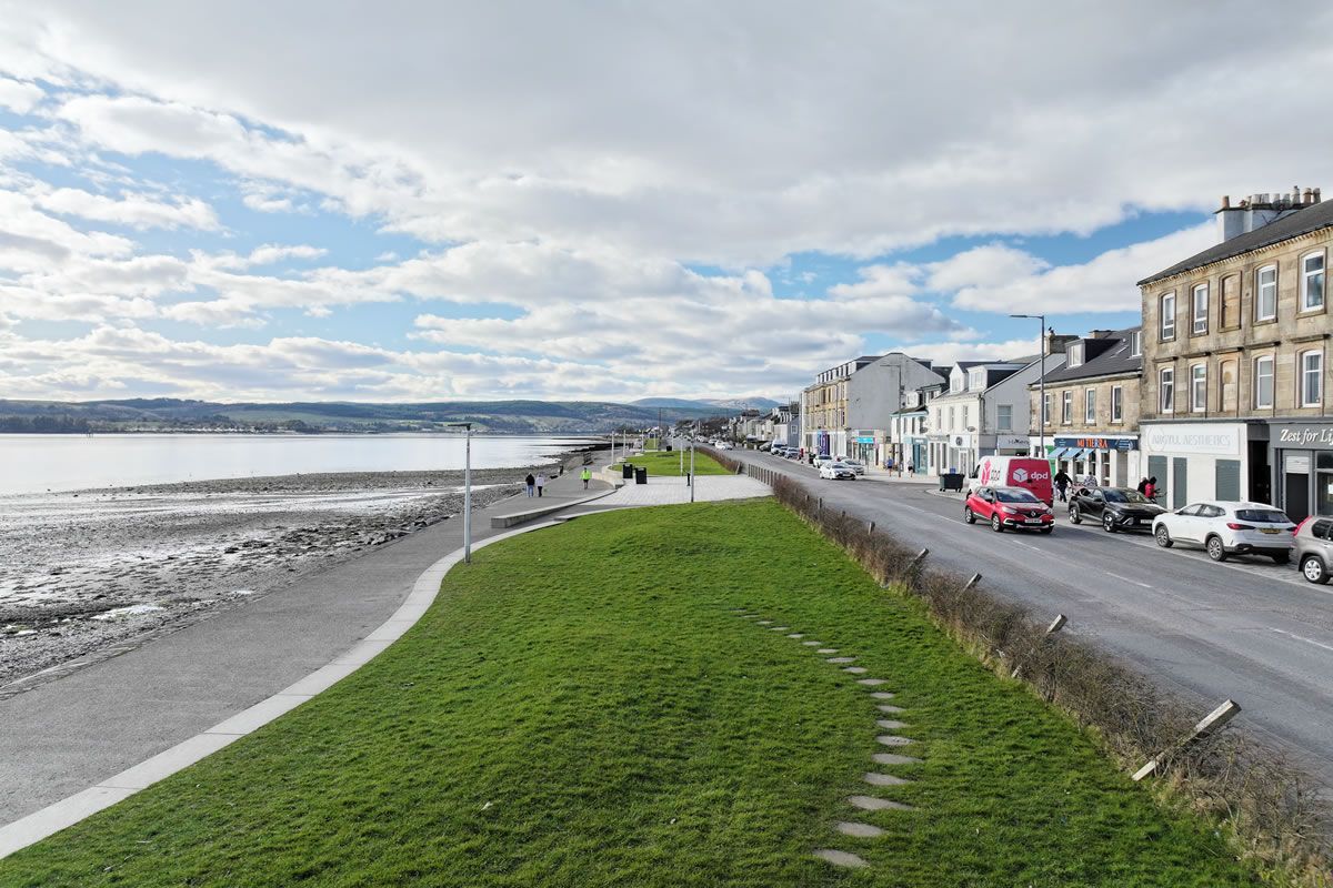 60-61 West Clyde Street, Hot Food Investment, Helensburgh, G84 8AX