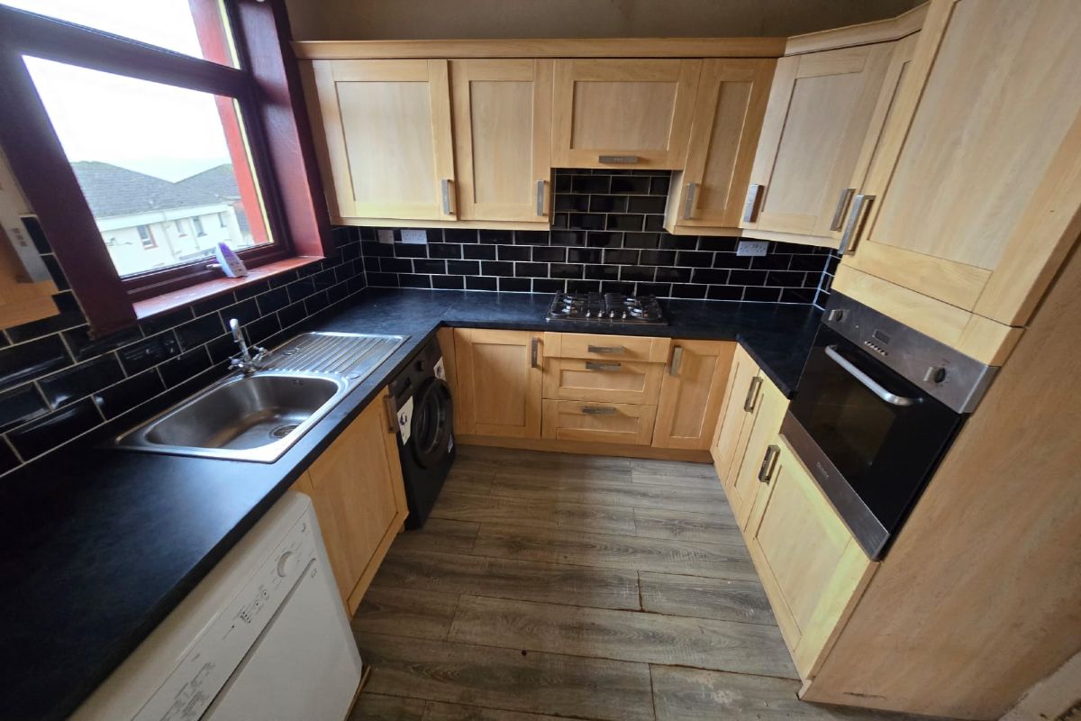 18 Mavis Road, Greenock, PA16 7BY