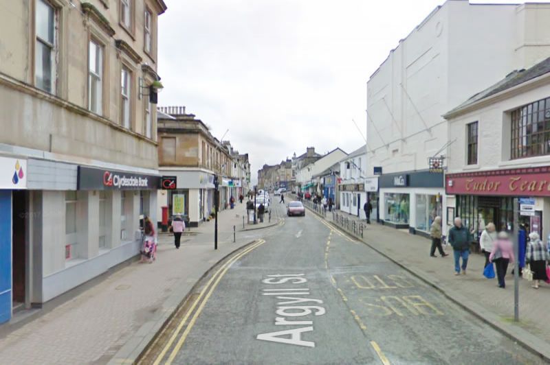 Argyll Street, Dunoon PRIME HIGH STREET RETAIL 720 sq ft Unit on