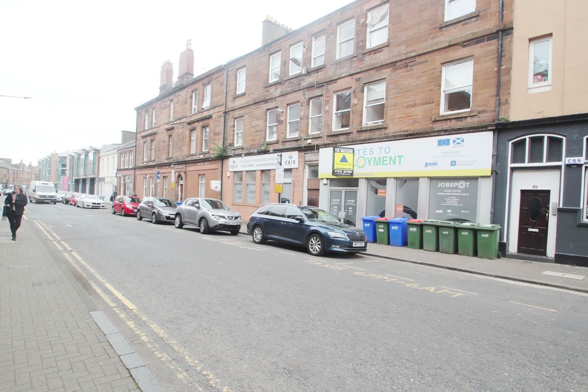 Kyle Street, Ayr, South Ayrshire Ground floor MAIN DOOR self