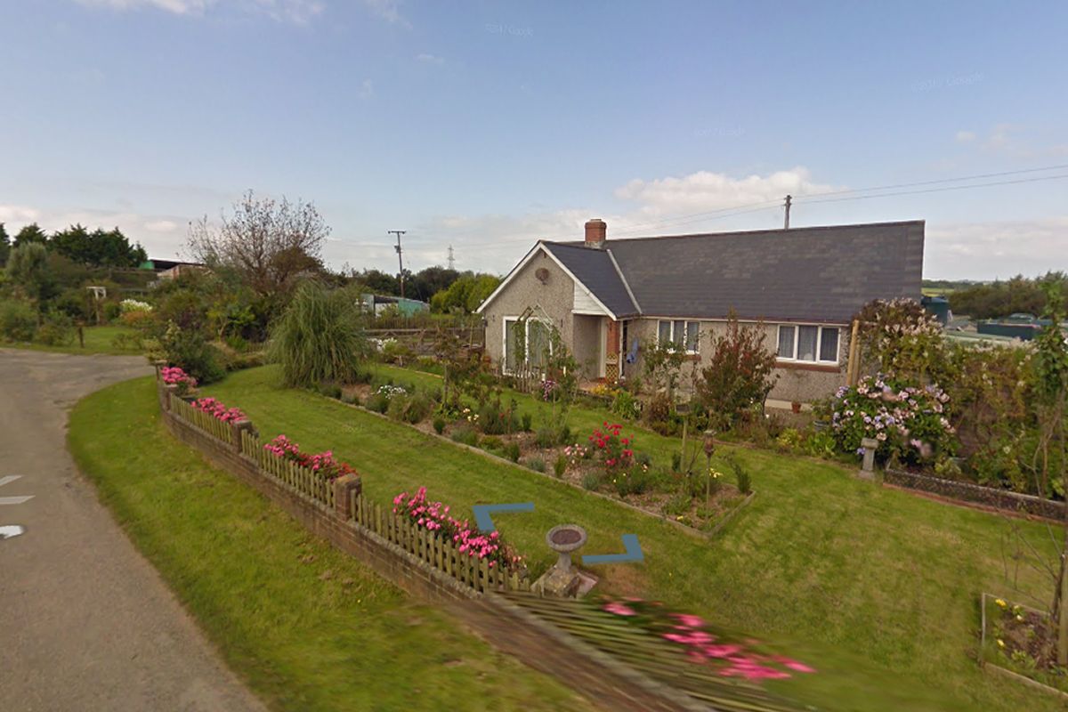 Land at Rydon Lane, Holsworthy, Devon Large (585sq m), flat and