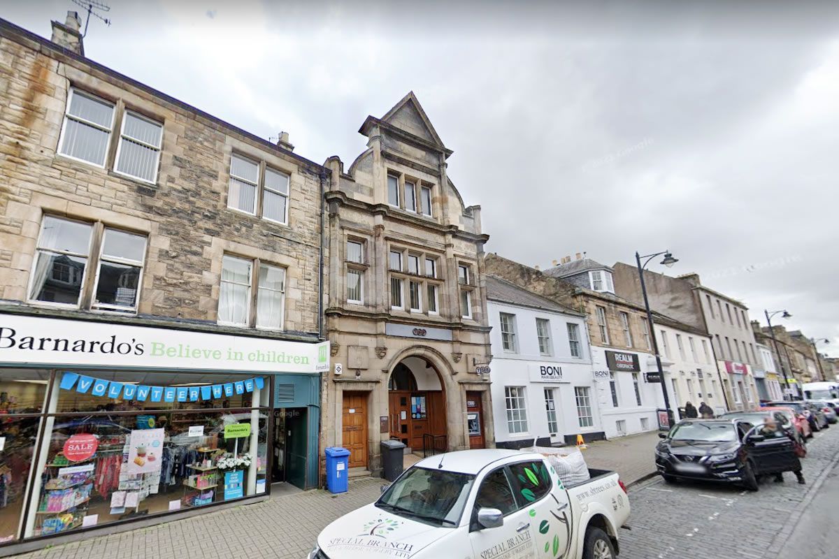 Crossgate, Full Town Center Building, Cupar, Fife Full Commercial